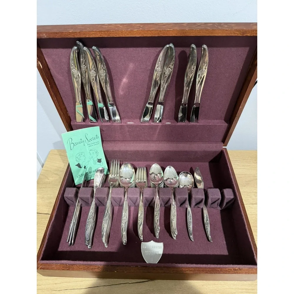 1957 Rogers Bros IS Reinforced Plate EXQUISITE Silverplate 57 pieces
